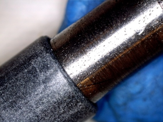 iglidur® G1 comparado con el eje en D, oscilante